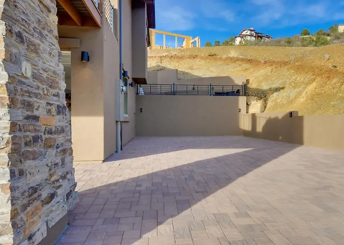 Holiday home Mtn-view Gem W/ Game & Fire Pit In Prescott!
